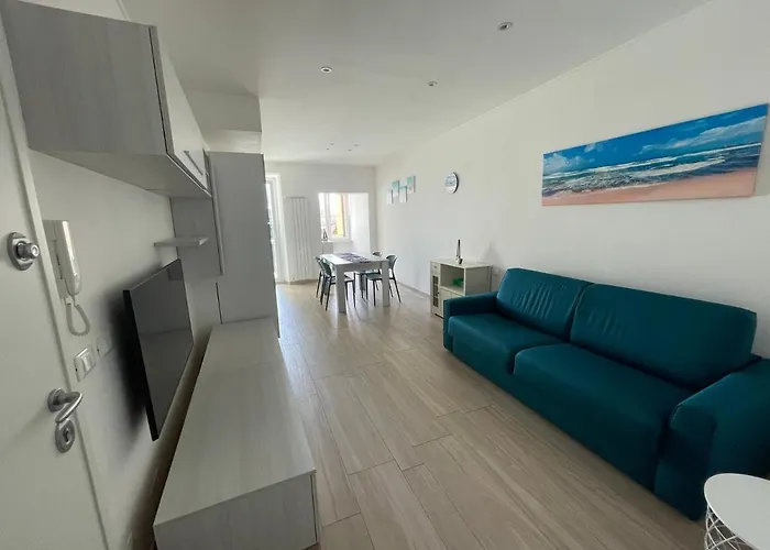 Casa A-mare * Варацце